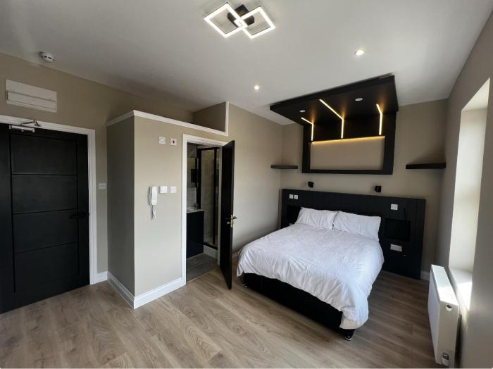 Canterbury Suites - Central croydon near station