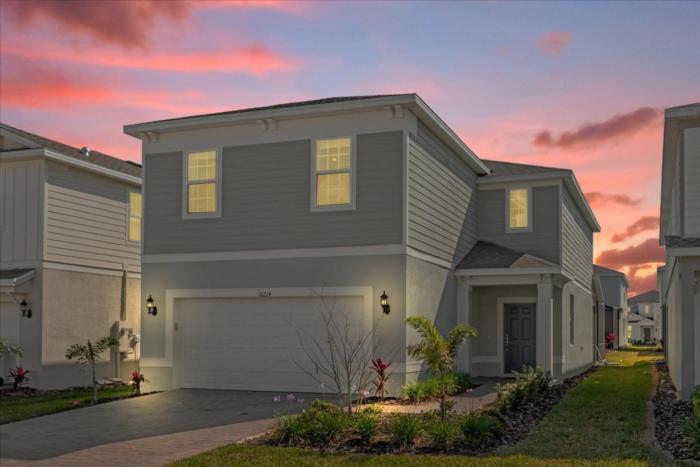 5 Bedrooms 4 Bathrooms Windsor Cay 16214Tw