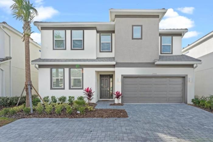 12 Bedrooms 11 Bathrooms Veranda Palms 2440 Rd