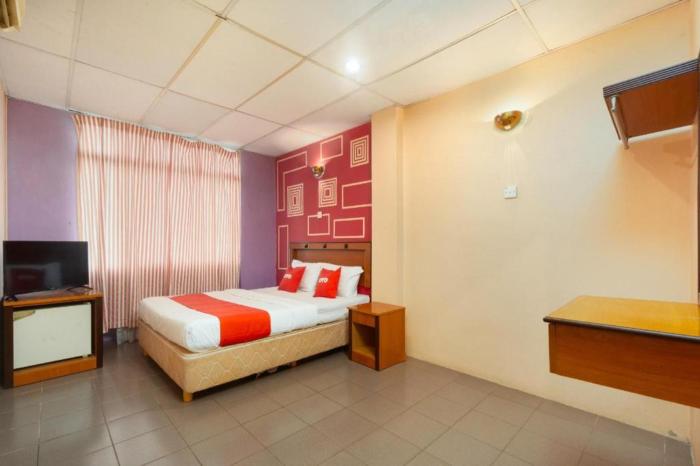 OYO 90929 DJ Hotel