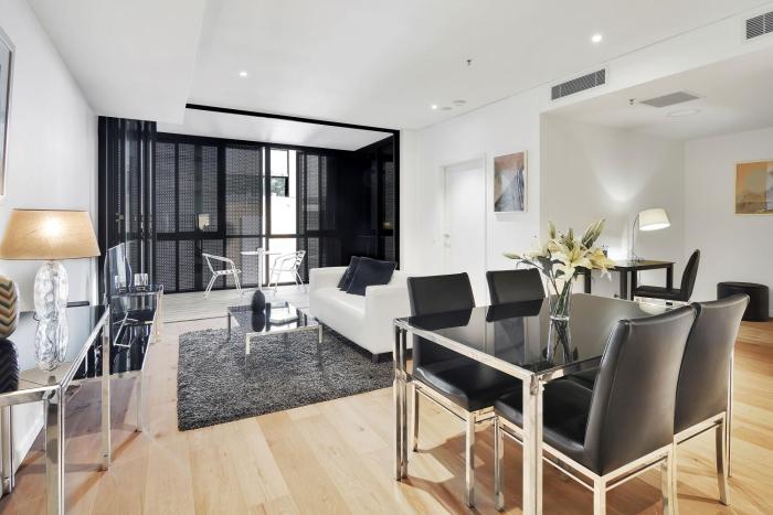 Large One Bedroom with Study-ALB09203