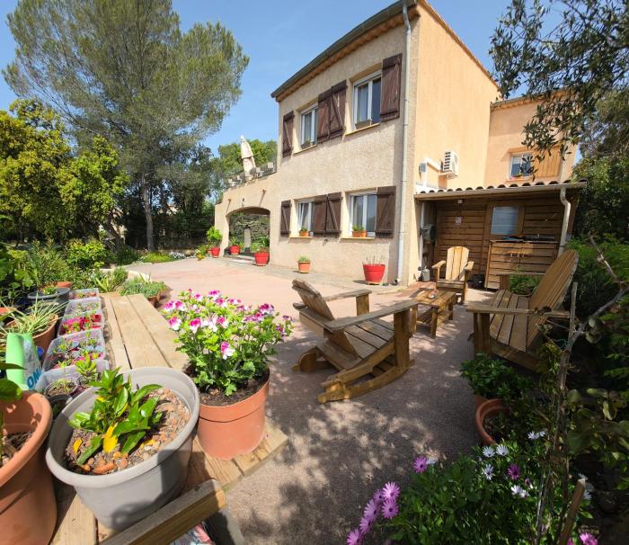 Entire ground floor in beautiful villa