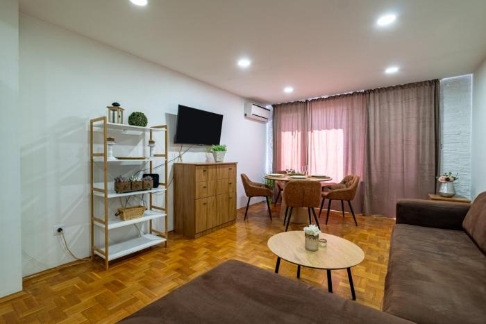 Sunny apartment in the center of Varna for 5Guests