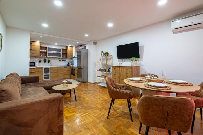 Sunny apartment in the center of Varna for 5Guests