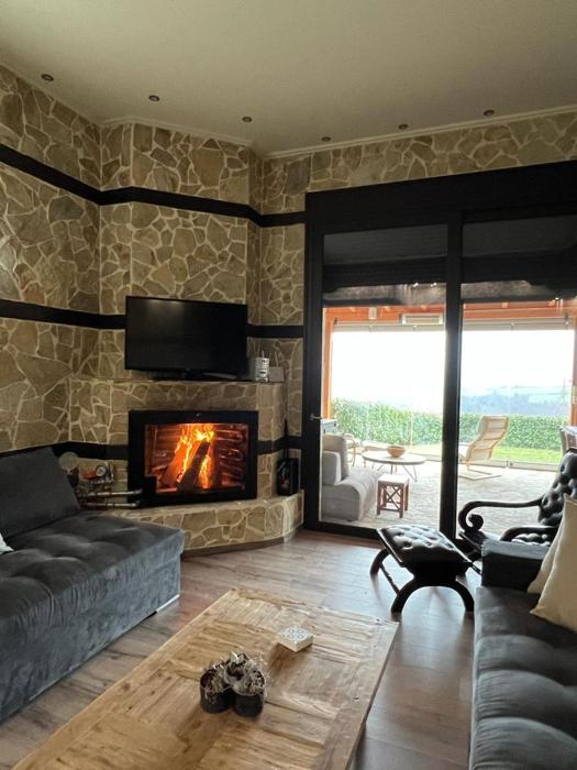 3 Hills Luxury Villa