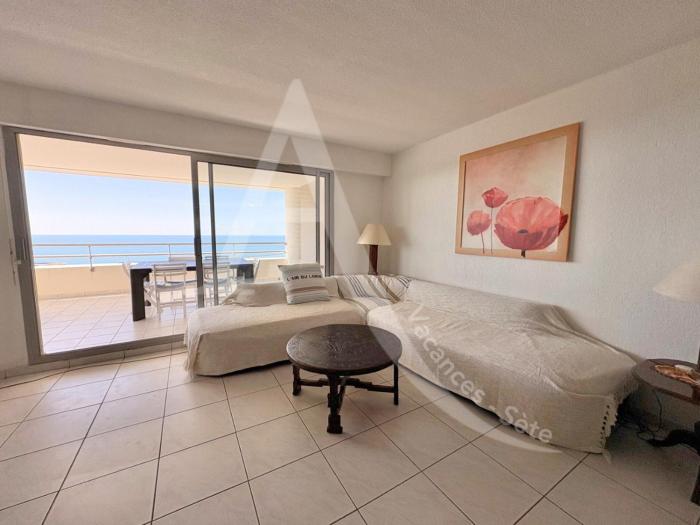 Sur les hauteurs, T4 avec clim, wifi, parking et piescine