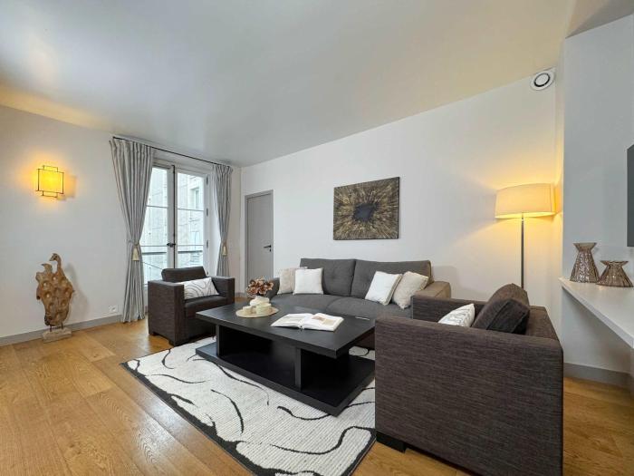 Saint Germain des Pres - Prestige apartment with lift for 6