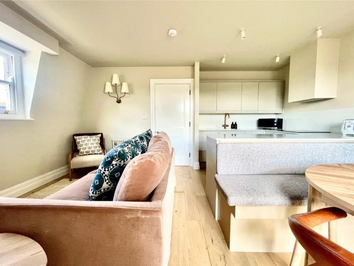 Cumberland Suites - Apartment 4 with Balcony