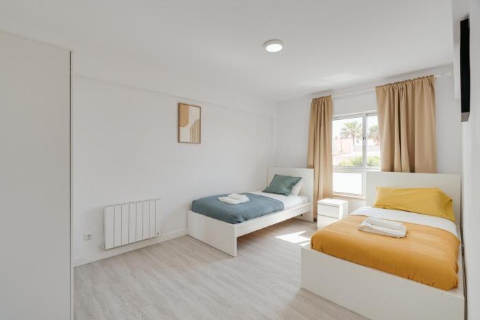 Bright & Family Flat in Paço de Arcos by HostWise