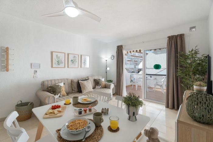 Serene Terrace And Pool