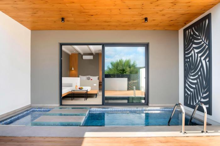 Canes Suites Private Pool