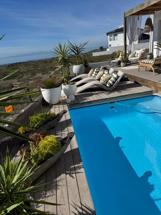 105 on Beach, Sage Room