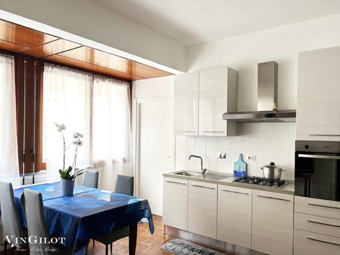 Vingilot Apartment in Ostia center