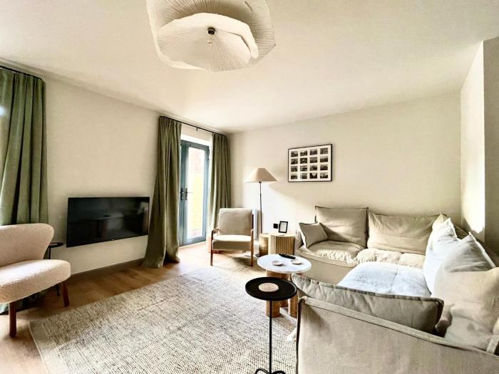 Midland Suites- Apartment 1