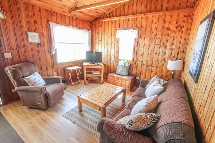 Sunnyside Combined 6BR 3BA Lakefront Retreat