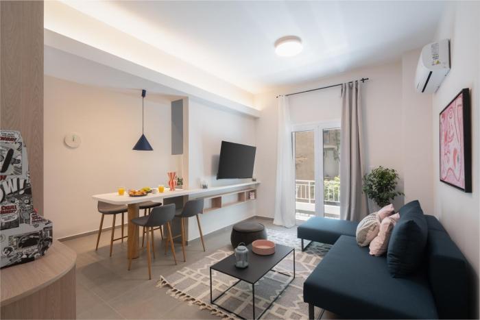 1BR Next to Metro Modern Living & Arcade Machine