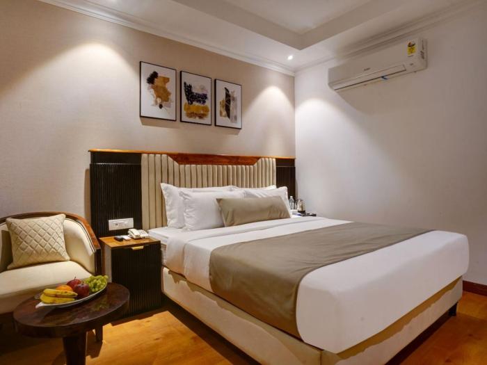 Hotel Sapphire - Walking distance from New Delhi Railway Station & Connaught Place