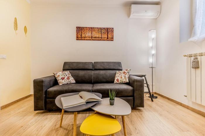 Trilocale vicino Metro B con Self Check In e Wi-Fi