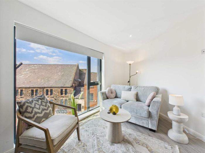 Contemporary 2 bed City Centre