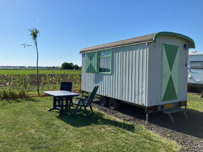 De Keet op een boerencamping