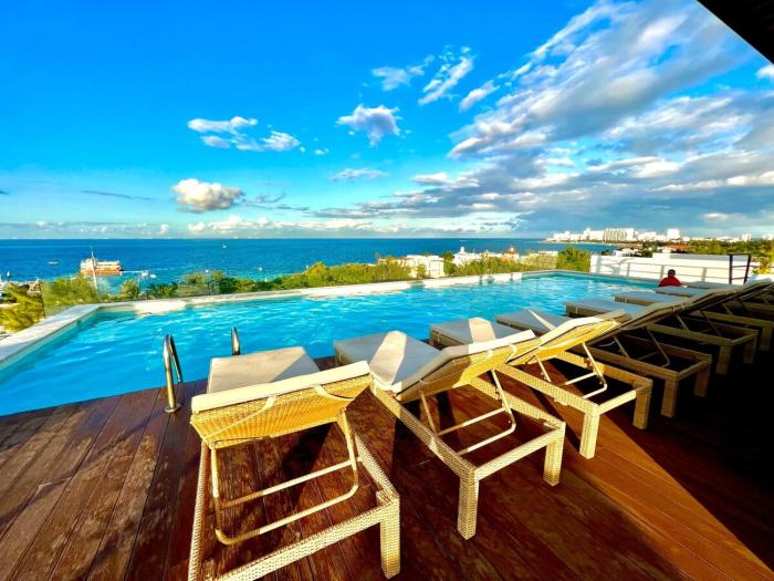Beautiful Loft in In front of Tortugas Beach