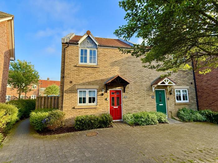 Pebble Cottage - Part of the The Bay Filey Holiday Village with pool, gym and direct beach access, pub, restaurant, tennis and meadows walks