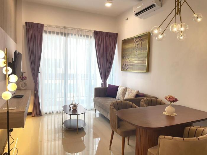 Trizen Amber 2-Bedroom Apartment with Free WIFI