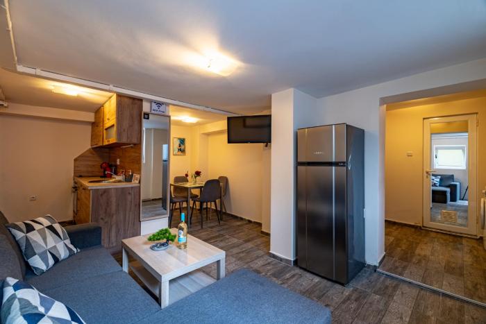 City apartment with Free Public Parking-1