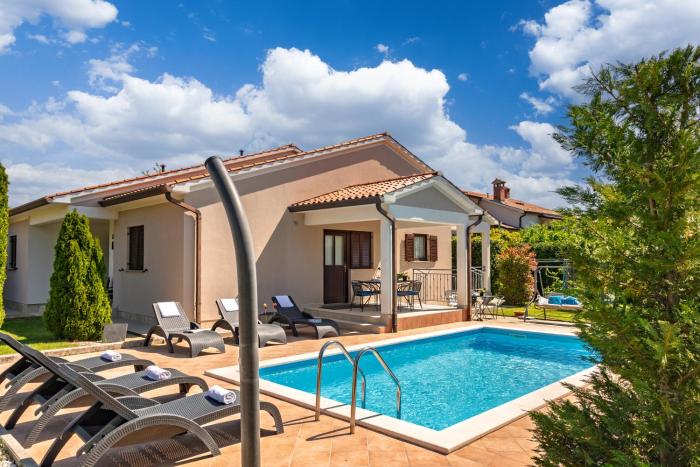 Casa Celeste With Private Pool - Happy Rentals