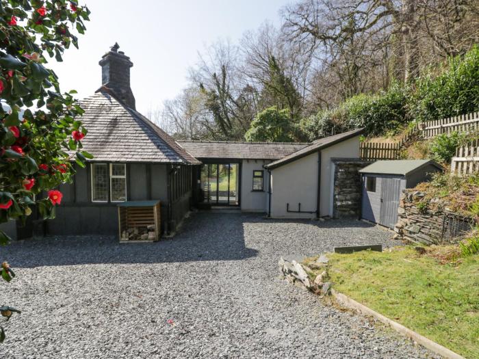 Bwthyn y Coediwr The Woodcutters Cottage