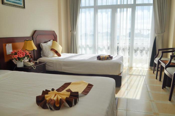 Hung Long Harbour Hotel