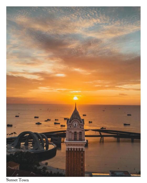 Sunset town Phú Quốc