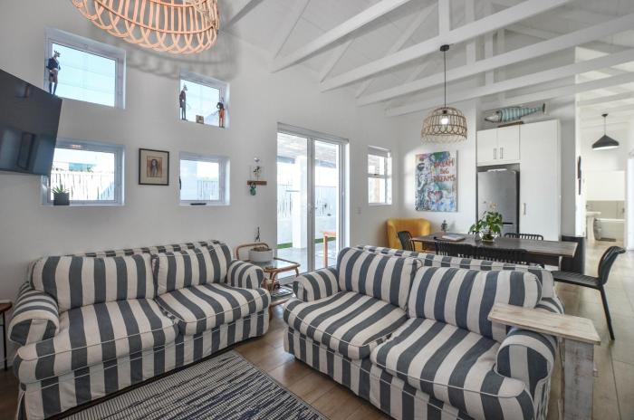 Cozy Holiday Cottage - XX Cottage Yzerfontein