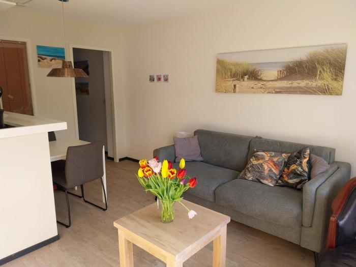Amelander kaap 46, Lovely 1 bedroom apartment with nice terrace