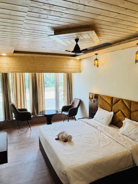 Shiv Ganga & Pyass Restaurant