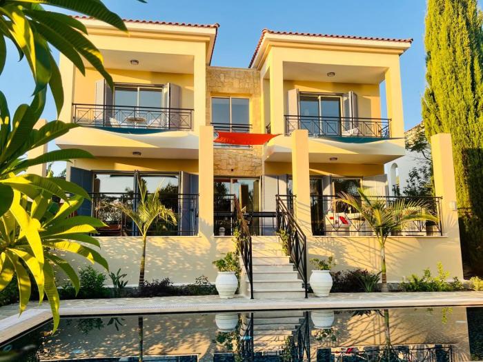 Beachside 5-Bed Villa with Private Pool