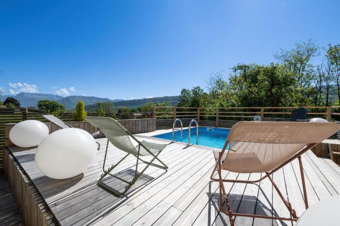 Appartement avec piscine & terrasse vue montagne