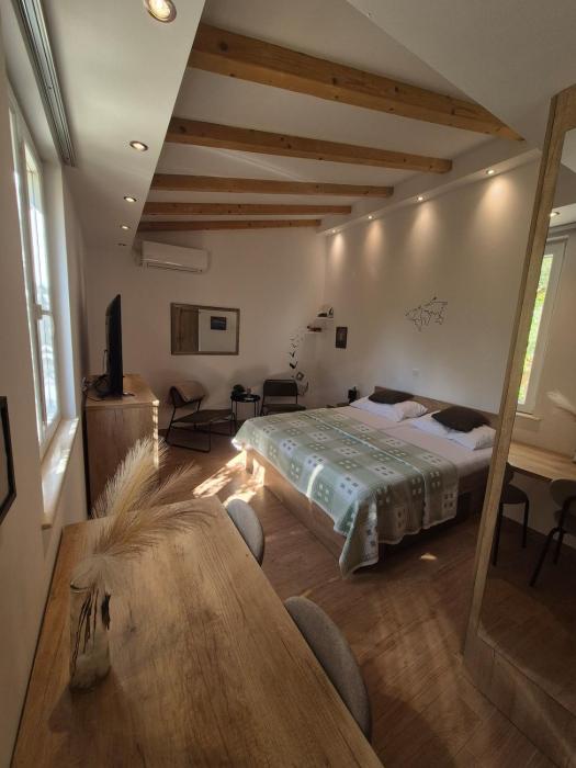 Summer Nest-Studio Apartment