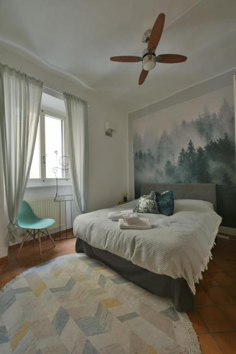 VLAD HOUSE, CLOSE THE COLOSSEUM