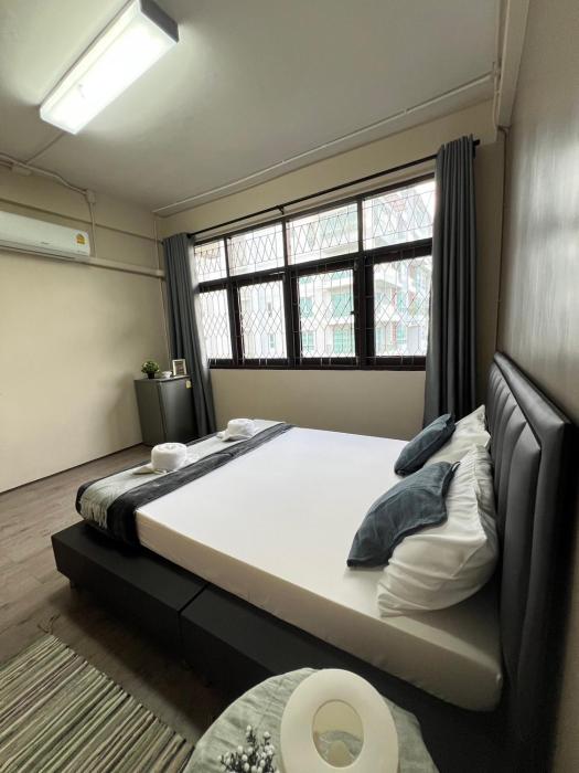 Grand riverine views