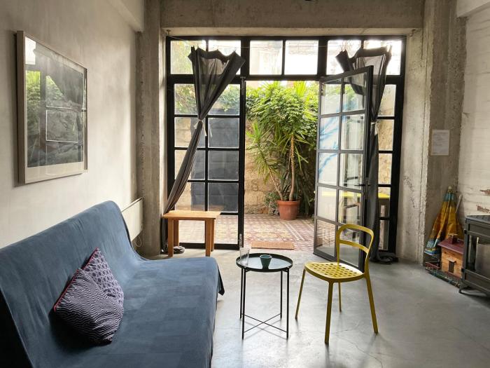 Stylish Art House Palmeti