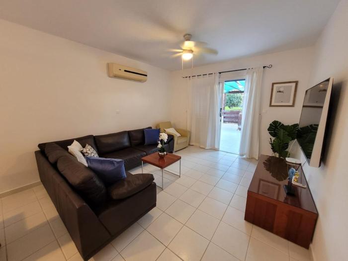 Large 2-bedroom townhouse with patio, 200Mbps WiFi