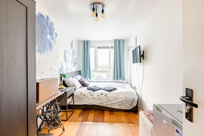 SM Center located room on the canal