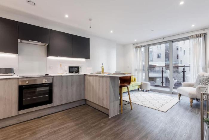 Little Sea - Moments from Waterfront Restaurants