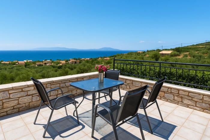 Seaside Serenity - Stylish Seaview Home