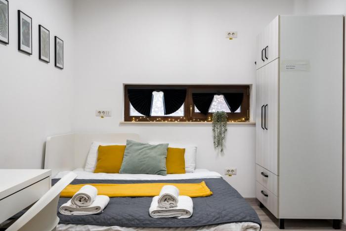 Carmen-Silva Studios No 3