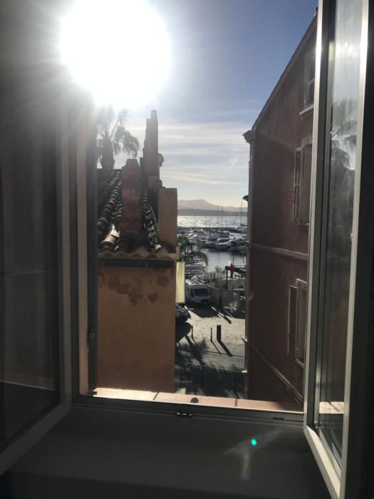 emplacement idéal, vue mer, parking offert