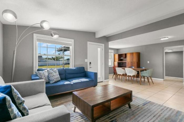 Tropical Oasis - Private Pool - Prime Location