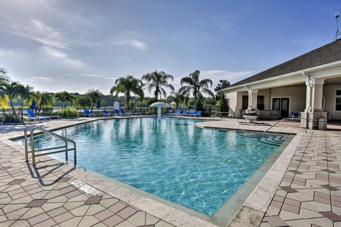 Pool, Hot Tub and Theatre Access Kissimmee Gem