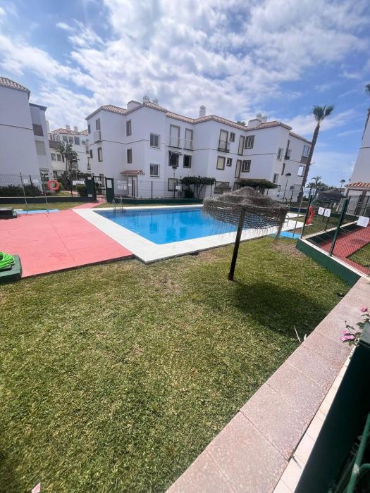Laguna Beach Piscina- HOME RENT MALAGA